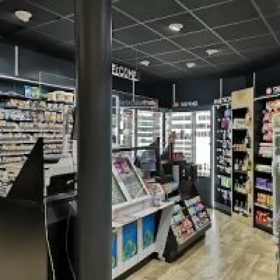 elfbar nachfüll pod läuft aus fruité frais à Saint-Saëns (76680) chez LE CERCLE DE LA VAP