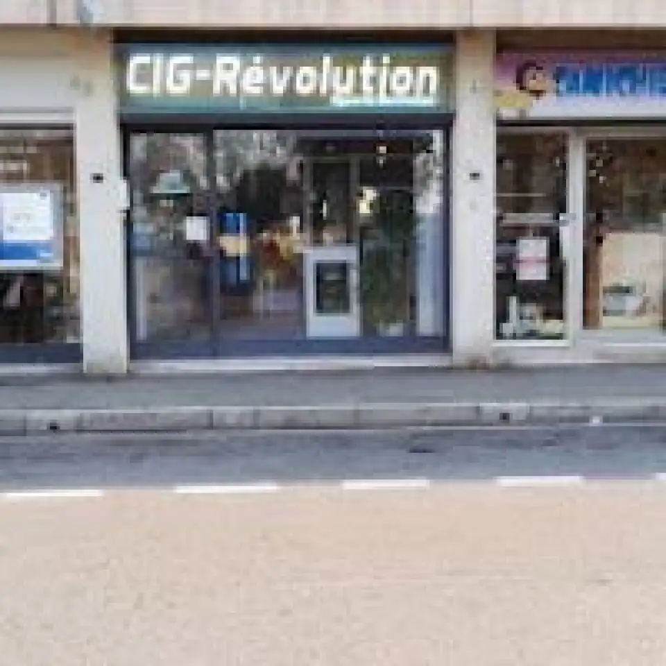 elfbar nachfüll pod läuft aus Cigarette électronique à Martigues