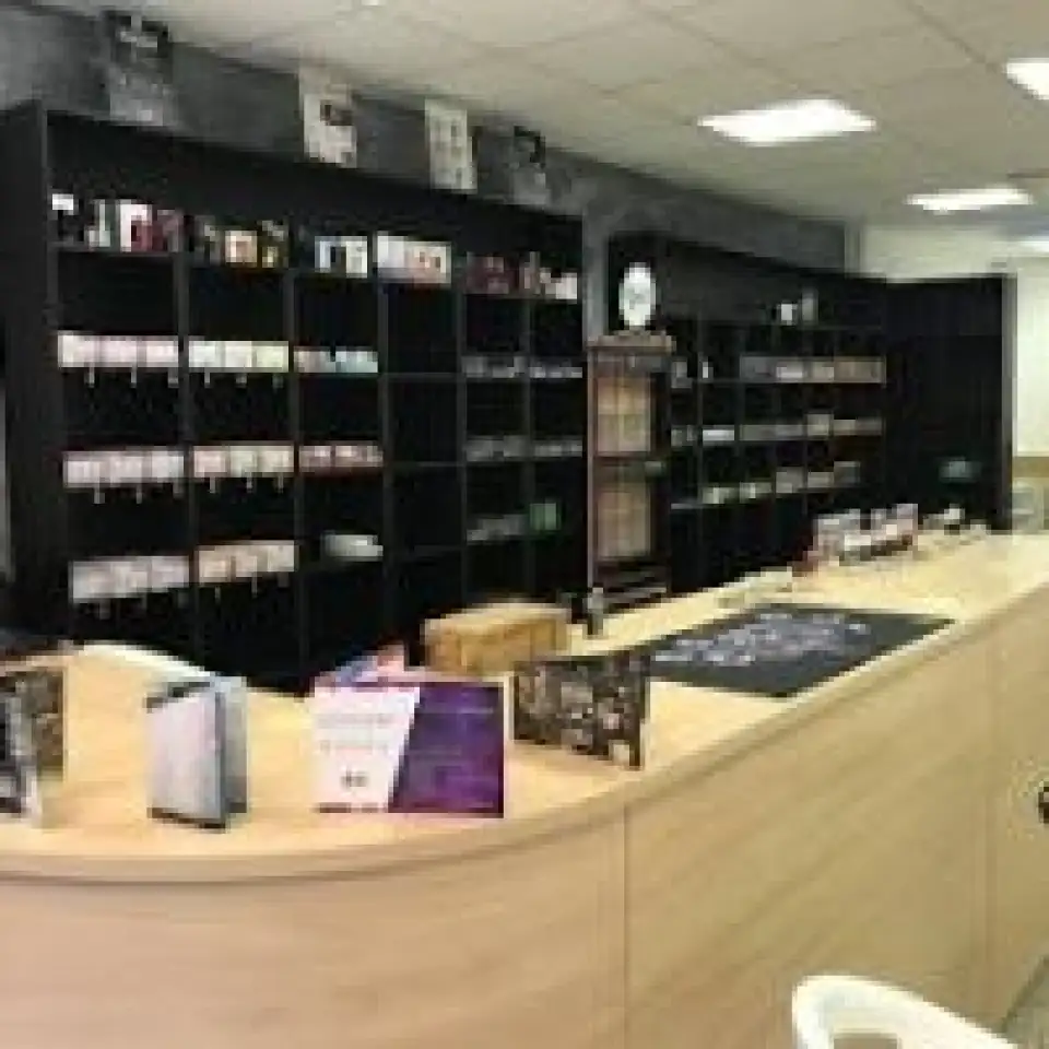 Boutiques De Cigarette lectronique Prs De Aoste (38490) : Adresses &  Tlphone