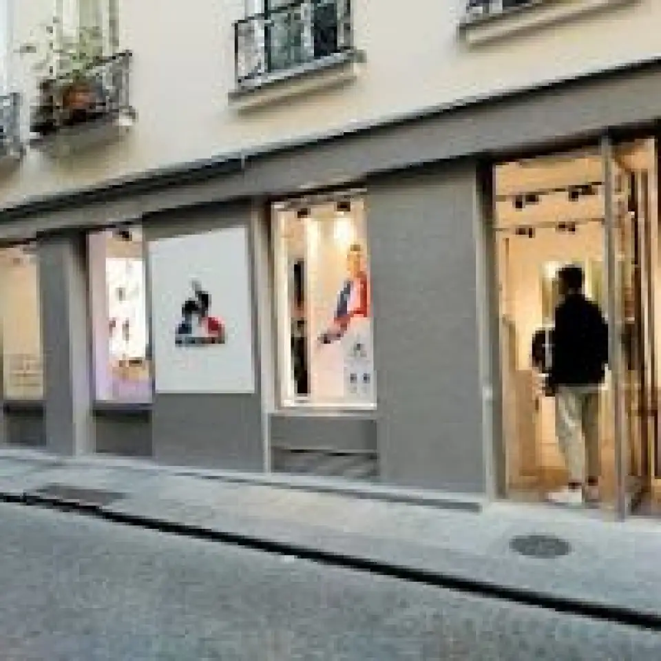 le coq sportif 11 rue tiquetonne paris